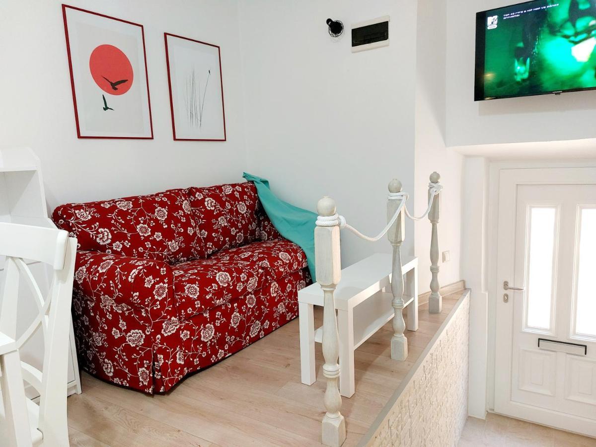 Sha La La - Charming, Unique Studio In A Historic Building Next To A Castle, Wifi, Smart Tv, Washer-Dryer 바카 외부 사진