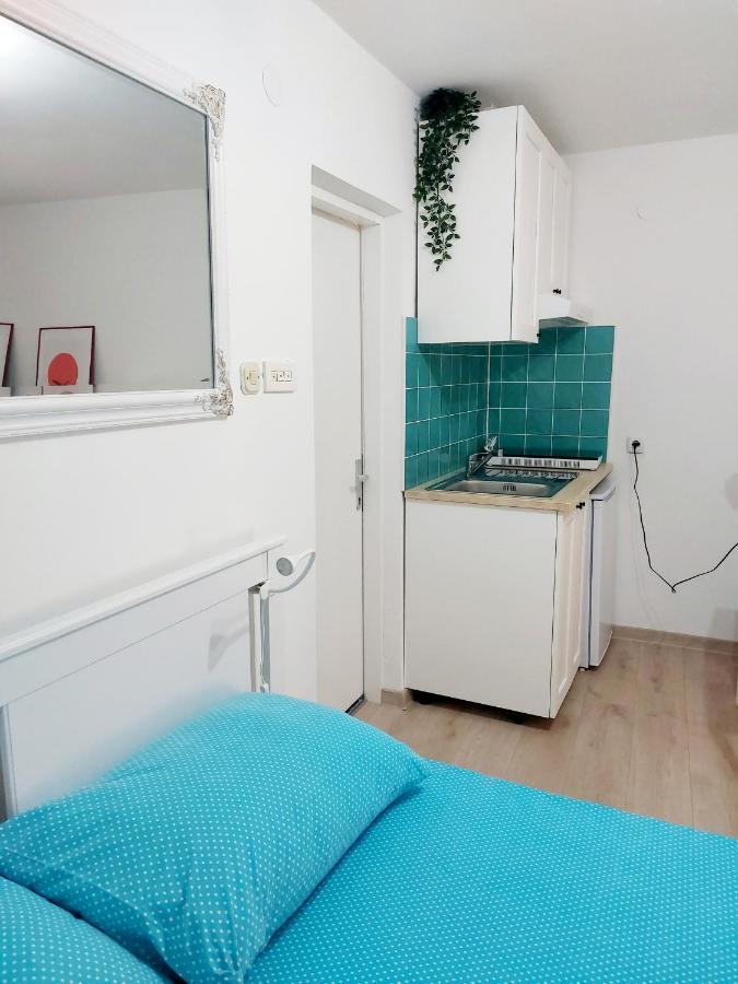 Sha La La - Charming, Unique Studio In A Historic Building Next To A Castle, Wifi, Smart Tv, Washer-Dryer 바카 외부 사진