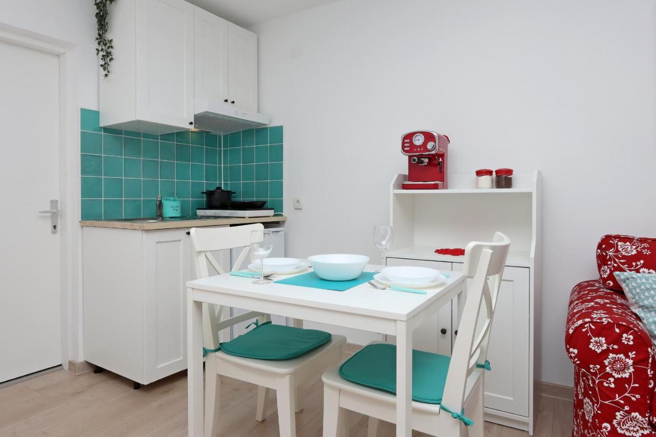 Sha La La - Charming, Unique Studio In A Historic Building Next To A Castle, Wifi, Smart Tv, Washer-Dryer 바카 외부 사진
