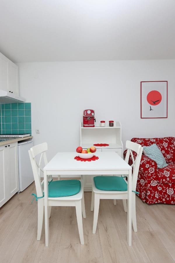 Sha La La - Charming, Unique Studio In A Historic Building Next To A Castle, Wifi, Smart Tv, Washer-Dryer 바카 외부 사진